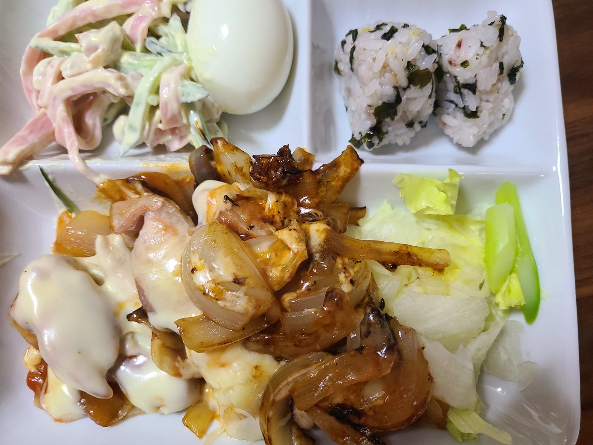 aterukun's tweet photo. 5/24、25、26の夕食

ラーメンはヤマザワのひまわり。
320円、お安くておいしい。

#ワンプレート
#ひまわりラーメン https://t.co/MFlD8N5Cli