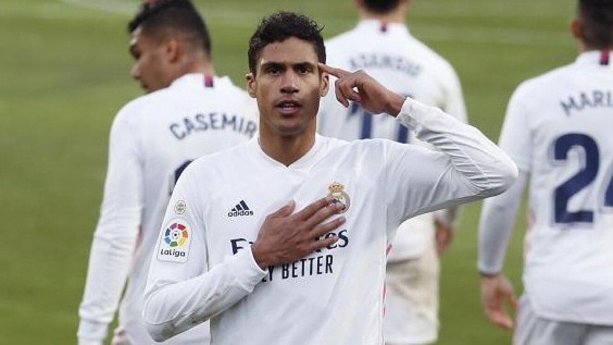 AdriRM33's tweet photo. Se habla de que Raphaël Varane podría salir del Real Madrid a la Premier por una cantidad de 60 millones. ¿Te parece bien?

🔄RT: NO
❤️MG: SÍ https://t.co/nZFuJ7pnL2