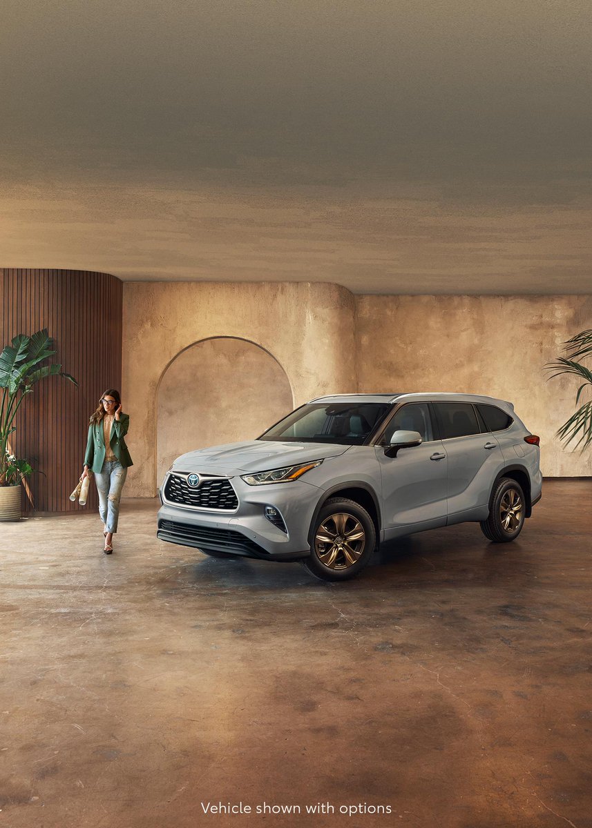 Toyota's tweet photo. A force of innovation, turned into a work of art. Introducing the 2022 Highlander Hybrid Bronze Edition – exclusively offered on the #Highlander #Hybrid powertrain. See why bronze is the new color of envy: https://t.co/MwfpY3nduV. #LetsGoPlaces https://t.co/Ch3uyPl7lN