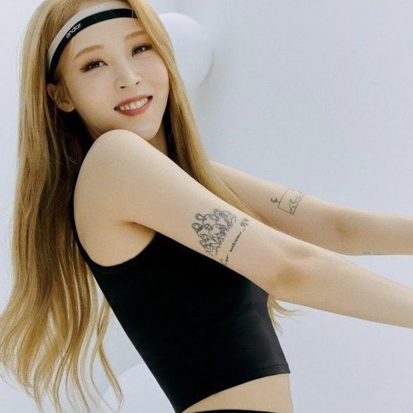 تويتر \ Kpop Tattoo & Piercing Archive على تويتر: "MAMAMOO 🖤 Moonbyul https://t.co/8P1TB7o8aj"