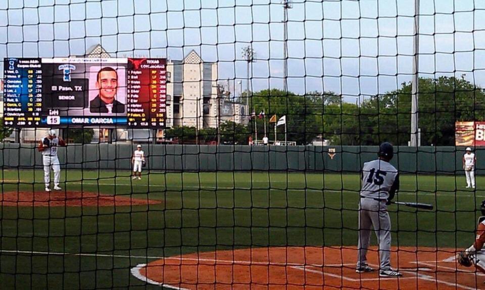 OJGarcia12's tweet photo. Good luck to @IslandersBSB and Coach @CorpusBaseball as they begin their Southland Conference Baseball Tournament run today! Great memories with great teammates! #GoDerz https://t.co/DozHdVV3aV