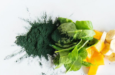 blenderbites's tweet photo. Both our Greens &amp; Tropicals/ Berries contain the dietary supplement, Spirulina in the organic green blend portion of our pucks. 

Spirulina has numerous health benefits including its high nutrient count, rich in antioxidants and contains anti-inflammatory properties! https://t.co/hN5tLE8iNM