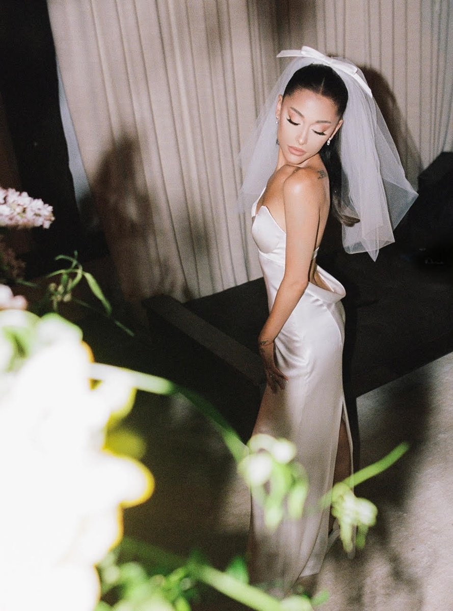 Take a look inside @ArianaGrande and Dalton Gomez's intimate at-home wedding ceremony, shared exclusively with Vogue vogue.cm/03Wjajn