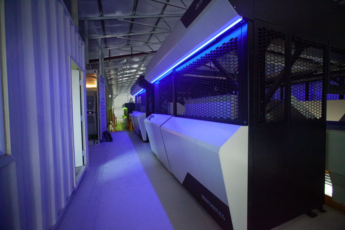 ZenRobotics Heavy Picker waste sorting robots come equipped with a control panel allows you to quickly start and stop the robots, open the cage door and adjust the robot arms. The interior access cage is supplied with a sliding door and signal LED lights for added safety.