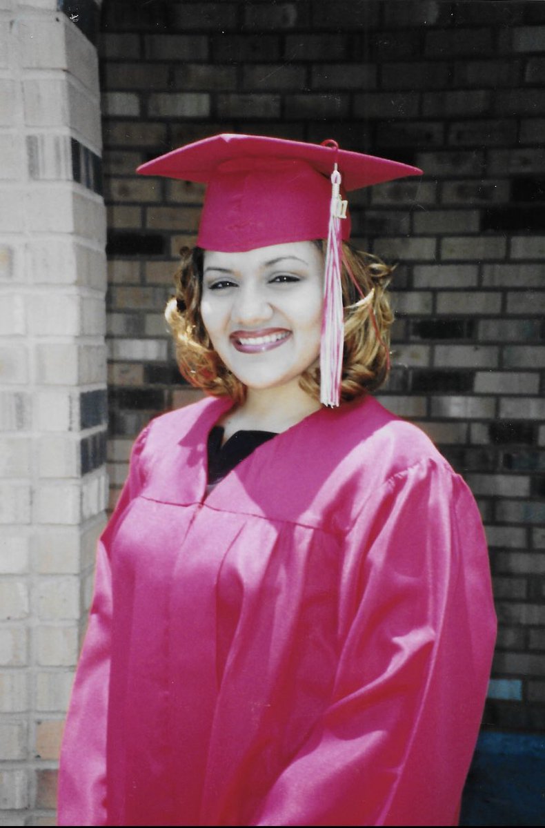 teacherrealtor_'s tweet photo. 20 years ago today my husband and I graduated from West Jeff High School! I am a product of Jefferson Parish Schools! #ClassOf01 #WestJeffBucs🏴☠️ @JPschools https://t.co/OGPveRgWdQ