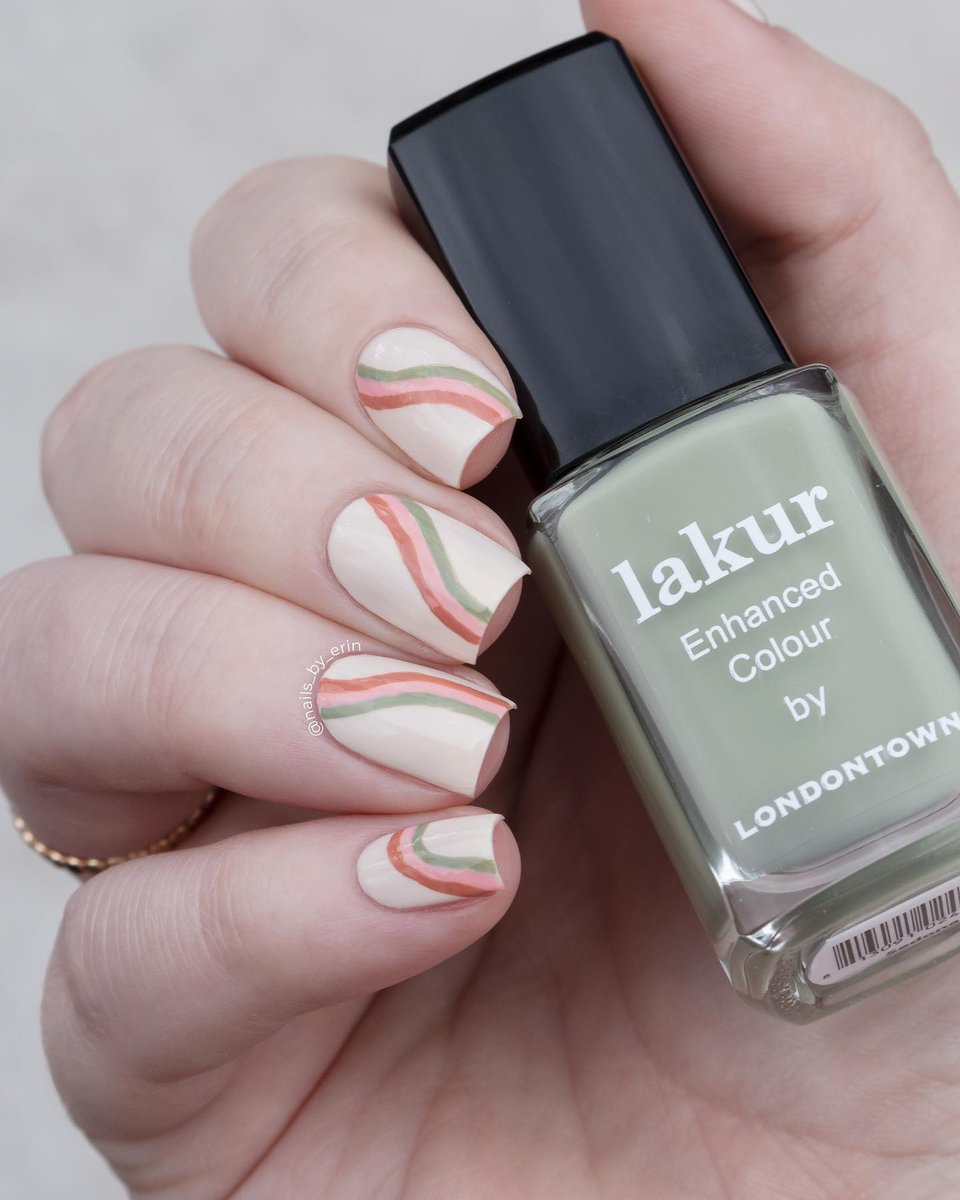 Current obsession: The Wavy Nail Art Trend😍

💅: Desert Bloom Collection
📷: <a href="/nails_by_erin/">Erin</a> 

l8r.it/LFFP