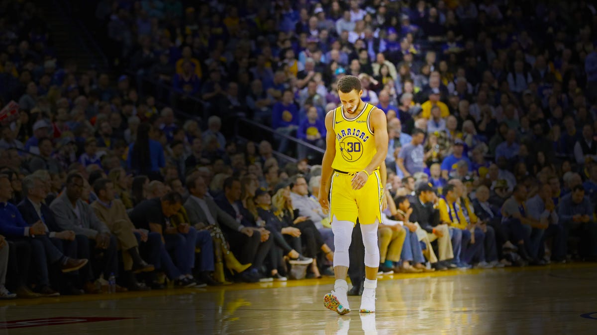Deadspin's tweet photo. Warriors need to let Steph Curry go https://t.co/XKZPMWThir https://t.co/vtt3BMWikC