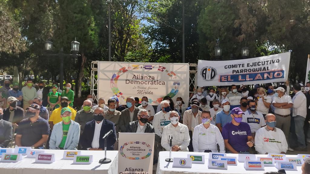 elcambiomer's tweet photo. Presentación de la Alianza Democrática en el estado #Mérida con la participación de nuestro secretario general y la presencia de las diferentes organizaciones políticas que encabezan este movimiento de unidad.

#Venezuela #ElCambio #AlianzaFC https://t.co/RD5xx1tSEQ