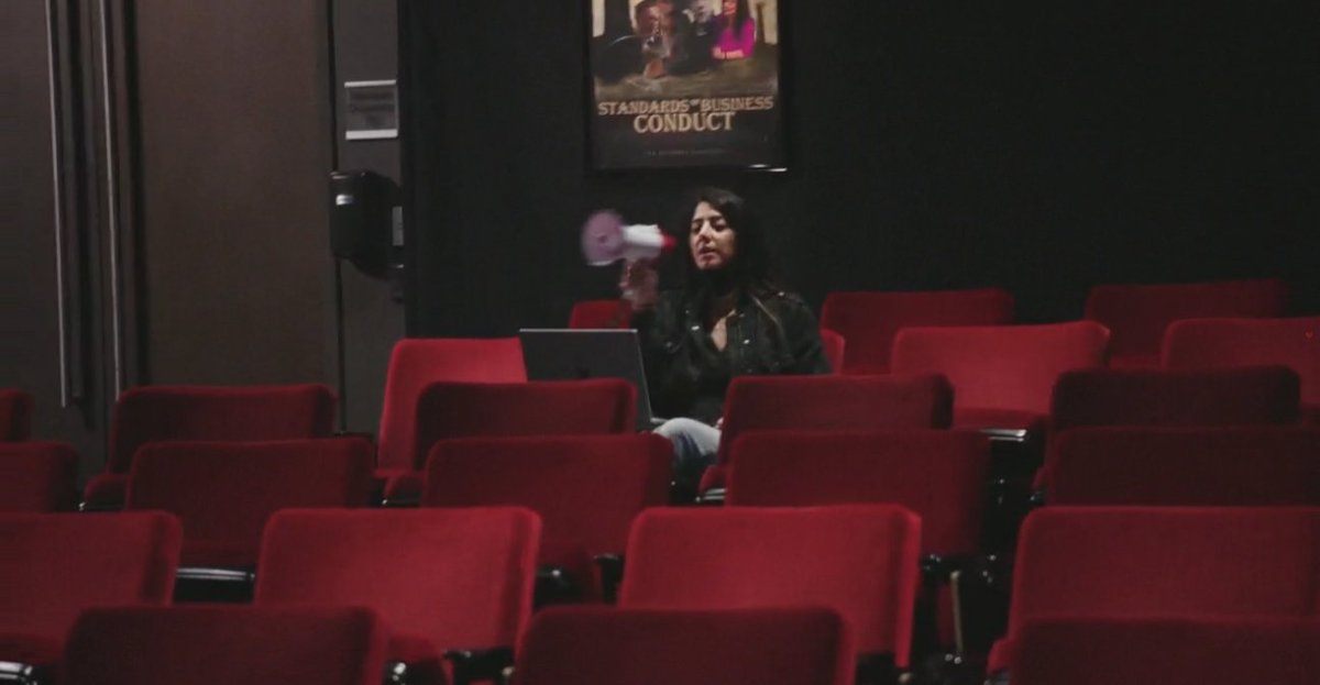 WirelessLife's tweet image. &quot;Hey @shanselman ... I can&apos;t see your screen!&quot; - @Golnaz89 LOL! #MSBuild #MSBuild2021