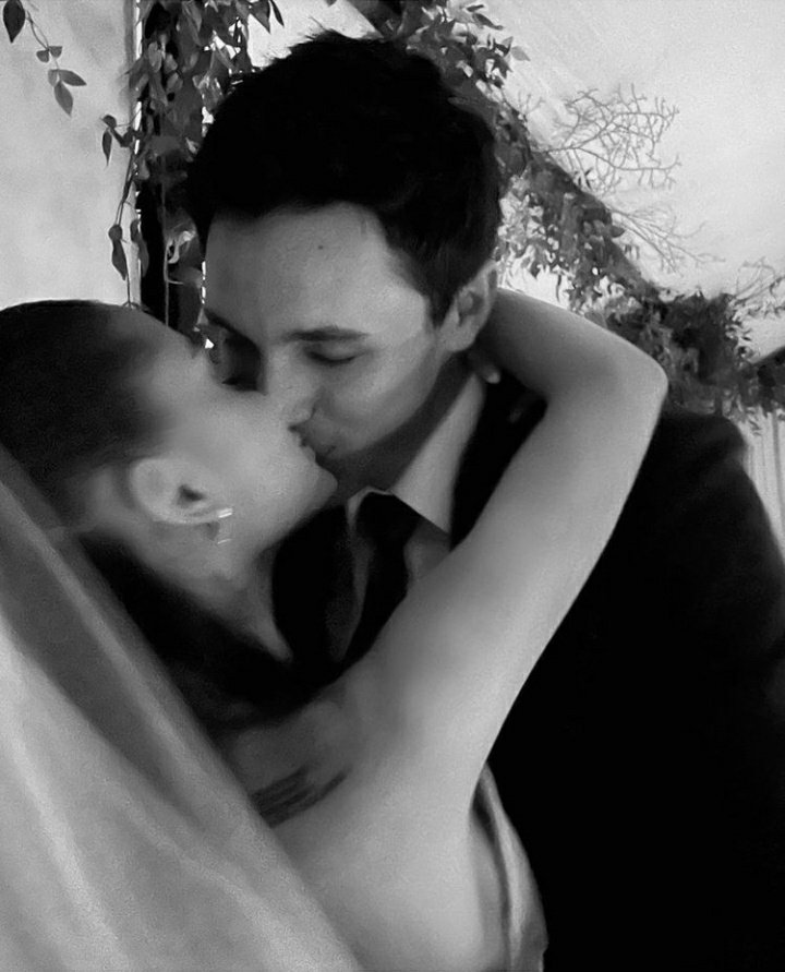 arianarchivee's tweet photo. their love is beautiful https://t.co/Bz8HbDCHBX