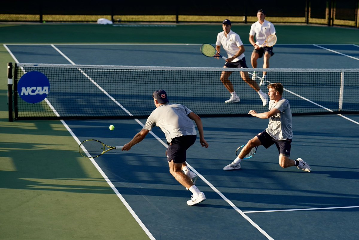RT to support <a href="/finn_murgett/">Finn Murgett</a> <a href="/tadmaclean/">Tad Maclean</a> in their #NCAATennis quarterfinal match tonight! 

📷: <a href="/tennismanu/">Manuela Davies</a> 

#WarEagle