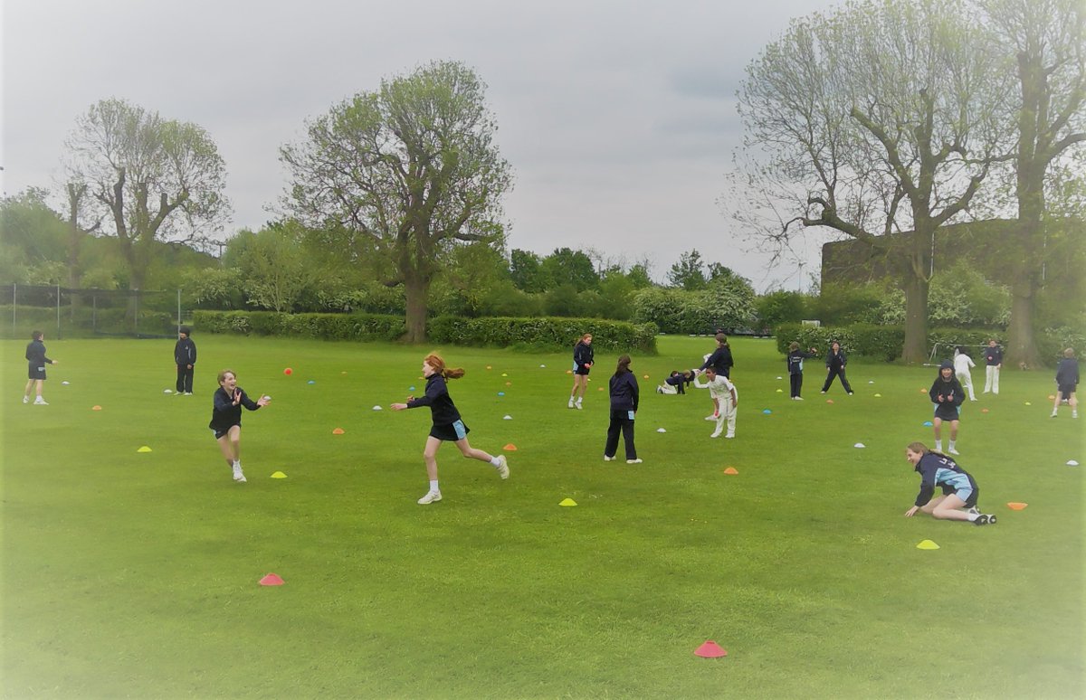 LaxtonJunior's tweet photo. #LJSYear6 have been working on their catching technique in Cricket, moving from short catches, to high catches, to diving catches, and finishing with a competitive catch race. @cricketforgirls @ECB_cricket @bsporty1 #WeAreLJS https://t.co/SI2XHv50HN