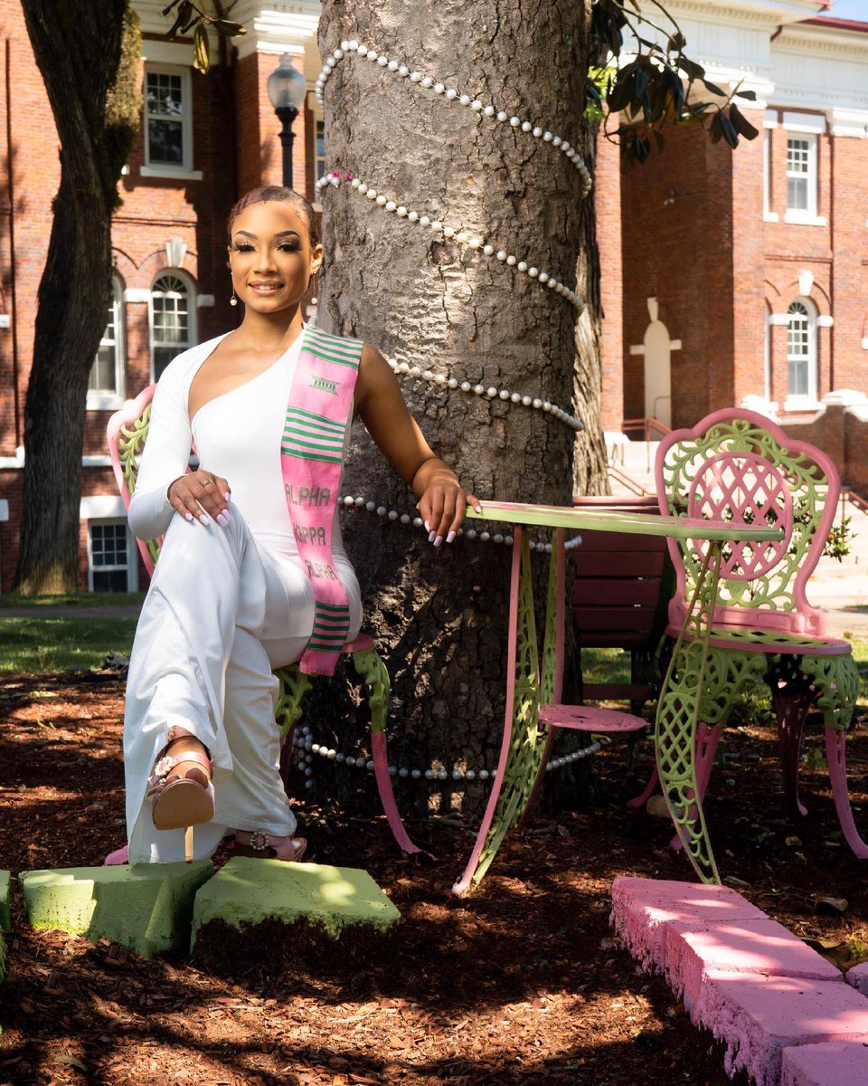 m_Lana17's tweet photo. “Little Girls with Big Dreams Become Women with Vision”
 
I thank God, Tuskegee University, and of course Gamma Kappa, with their aid in my transformation from a shy young girl to a confident and successful Alpha Woman!💖💚

May 30th, 2021 
ALUMNA loading🎓... https://t.co/oHt32sDjrA