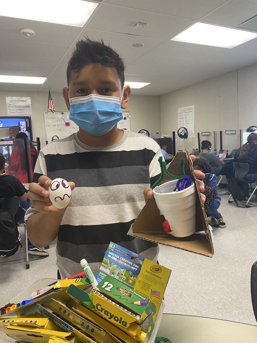 coffeeSTEM's tweet photo. 5th Grade Egg Drop Challenge 2021🙌🏼 #eggcellentday #eggcited #endofyearfun https://t.co/7ZutrYL8K0