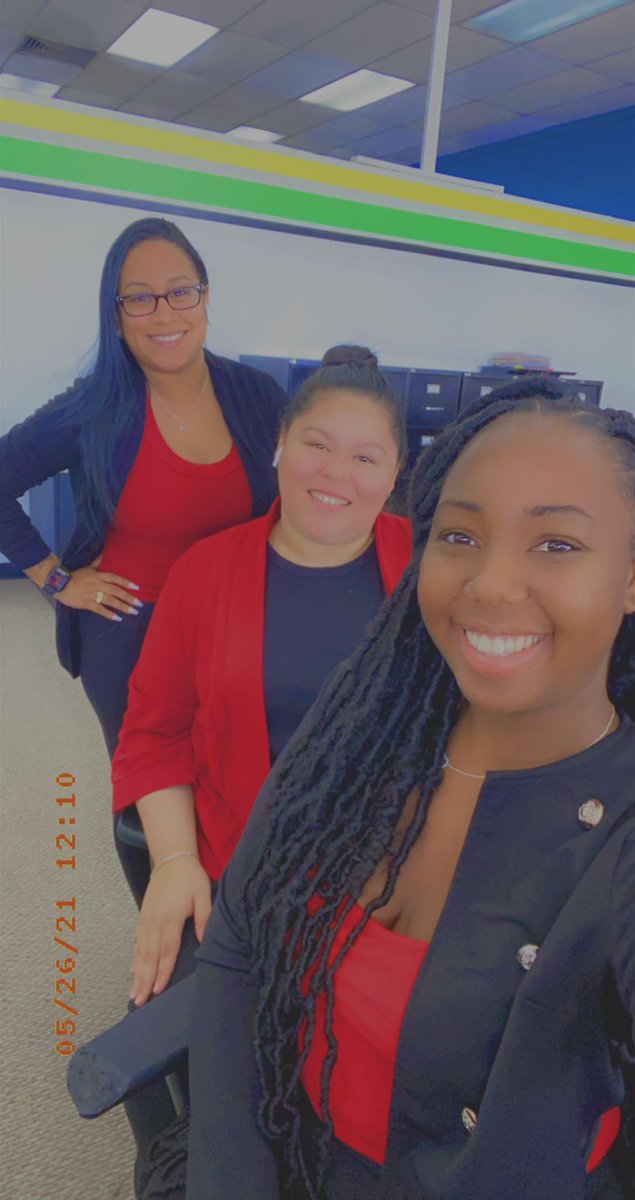 Showing our red ❤️❤️ #FTLAUDERDALE #Instaloan #Titlemax #Titlemaxcares