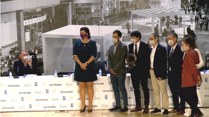 atece_org's tweet photo. ▶ Enhorabuena a los ganadores de los #PremiosAlfadeOro a la #innovación #cerámica y #vidrio otorgados por la @SocEspCeramVidr entregados hoy en #CevisamaON en @Feria_Valencia | @Cevisama
🏆 @KerosCeramica | #FerroSpain
🏆 #Coloronda
🏆 #DigitS | @aitister
🏆 @REALONDA1952 https://t.co/sDSmEXBNFx