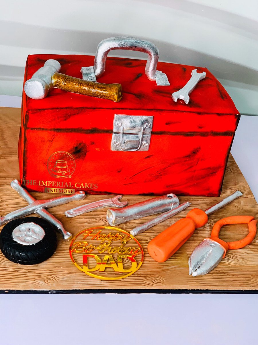 theimperialcake's tweet photo. My dad is a mechanic 🧰 , and this tools are his super power😁, at least Na like this hin send us go school ! Had to make him sugar crafts of his tools, life just has to be sweet for him !  #toolboxcake #cakeforadad #bestcakesinabeokuta #everythingedible https://t.co/Wm7Rqq06ca
