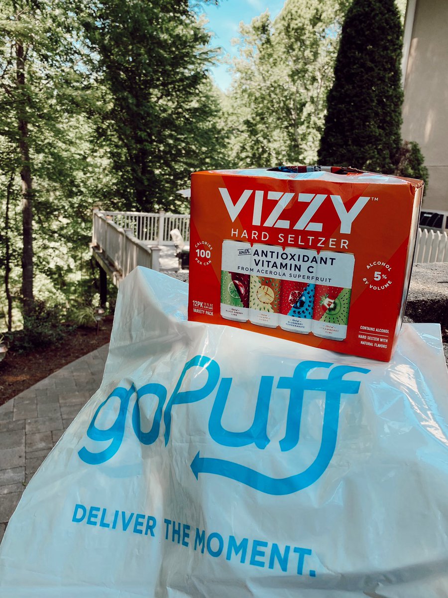 SydneyMincer's tweet photo. summers with @gopuff 🌤🌤 use code sydney5 to save 🌊🌊 #gopuffcrew https://t.co/um1hVxG2XW
