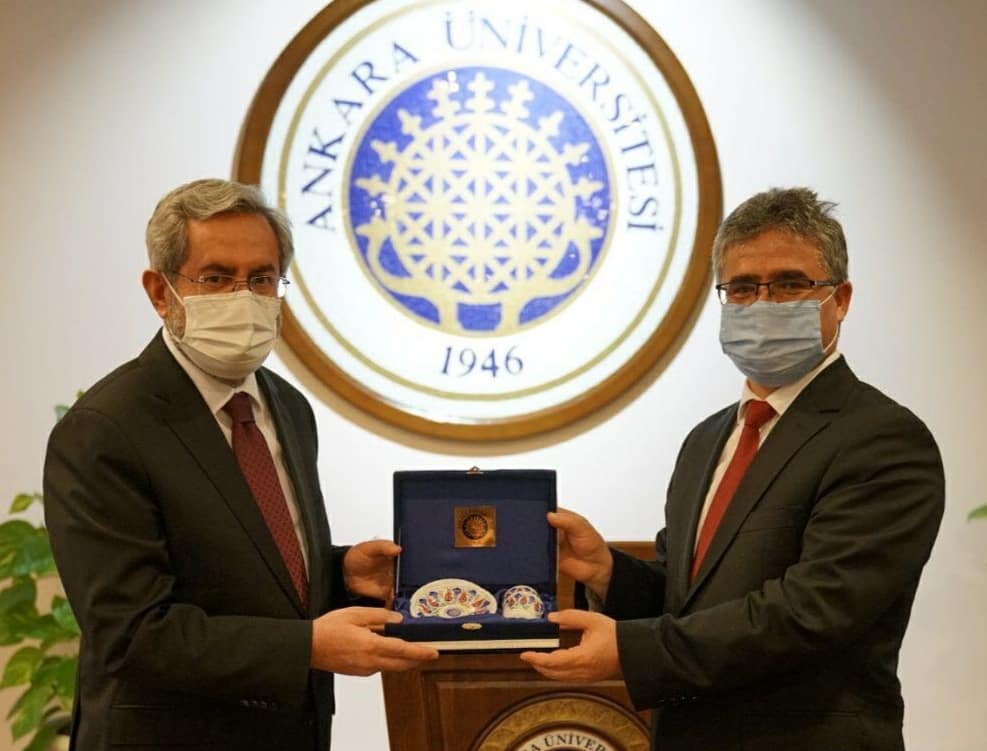 tagemgovtr's tweet photo. TAGEM'DEN ANKARA ÜNİVERSİTESİ REKTÖRLÜĞÜNE ZİYARET
Genel Müdürlüğümüz ile Ankara Üniversitesi arasında tarımsal ve hayvancılık alanlarında fikir alışverişi yapılarak kurumsal işbirliklerinin geliştirilmesi, taraflar arasında bilgi alışverişinin sağlanması değerlendirilmiştir. https://t.co/xYeXCQdpXn