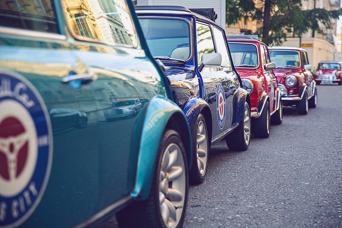 smallcarBIGCITY's tweet photo. The sun is shining, the roof is open and the engine is warmed. All we need now is more gorgeous people to fill the cars!
The summer is filling up fast! Make sure to book your next mini adventure now on our website. The link is in our BIO 👆🏻
#WeAreBack #TimeToBook https://t.co/BMPVFU03eS
