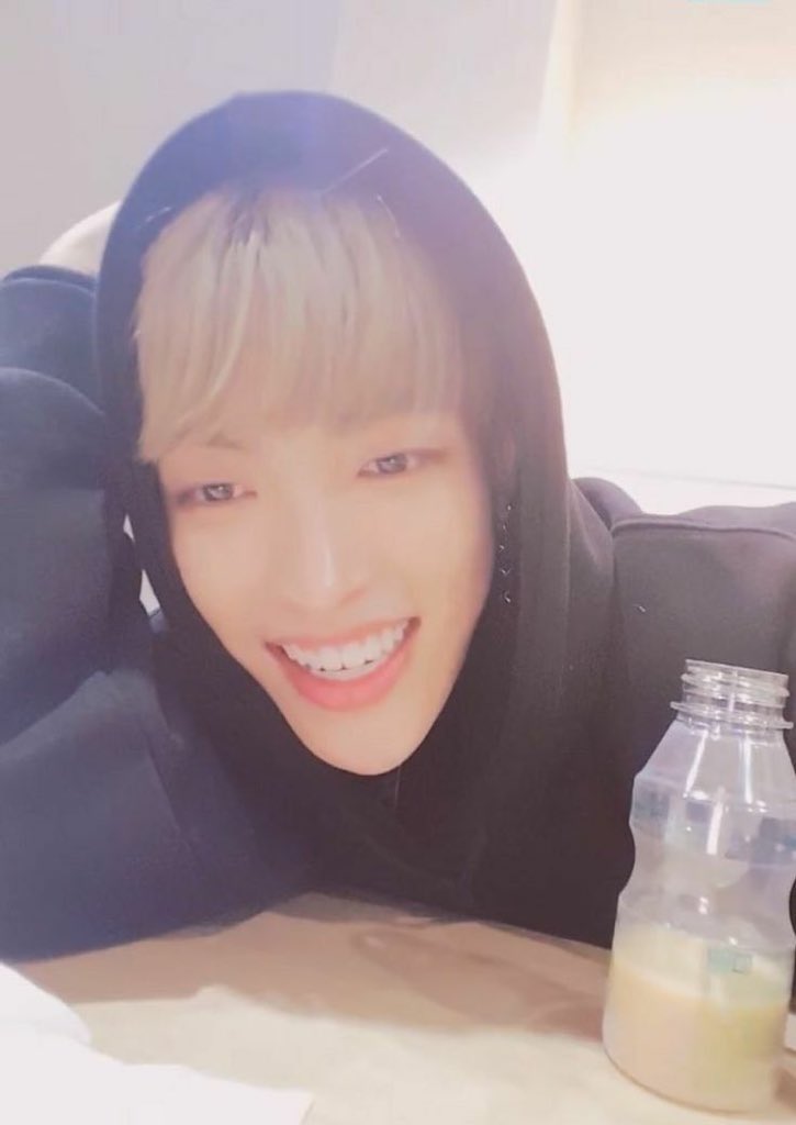 hongjoong smiling (@hongjngsmiling) on Twitter photo 