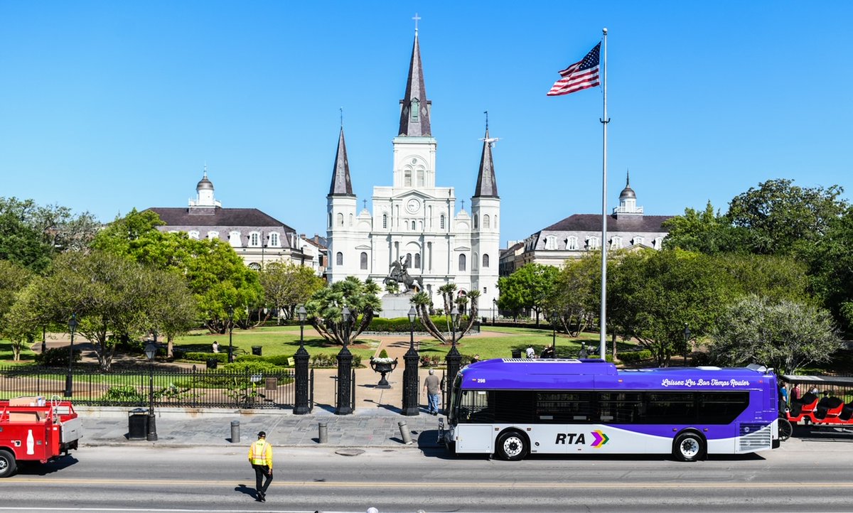 rtaforward's tweet photo. Beautiful day for a ride around #NOLA ☀️🚍#LaissezLesBonTempsRouler #NewBus #NamethatSpot https://t.co/YlxMgT0jvH