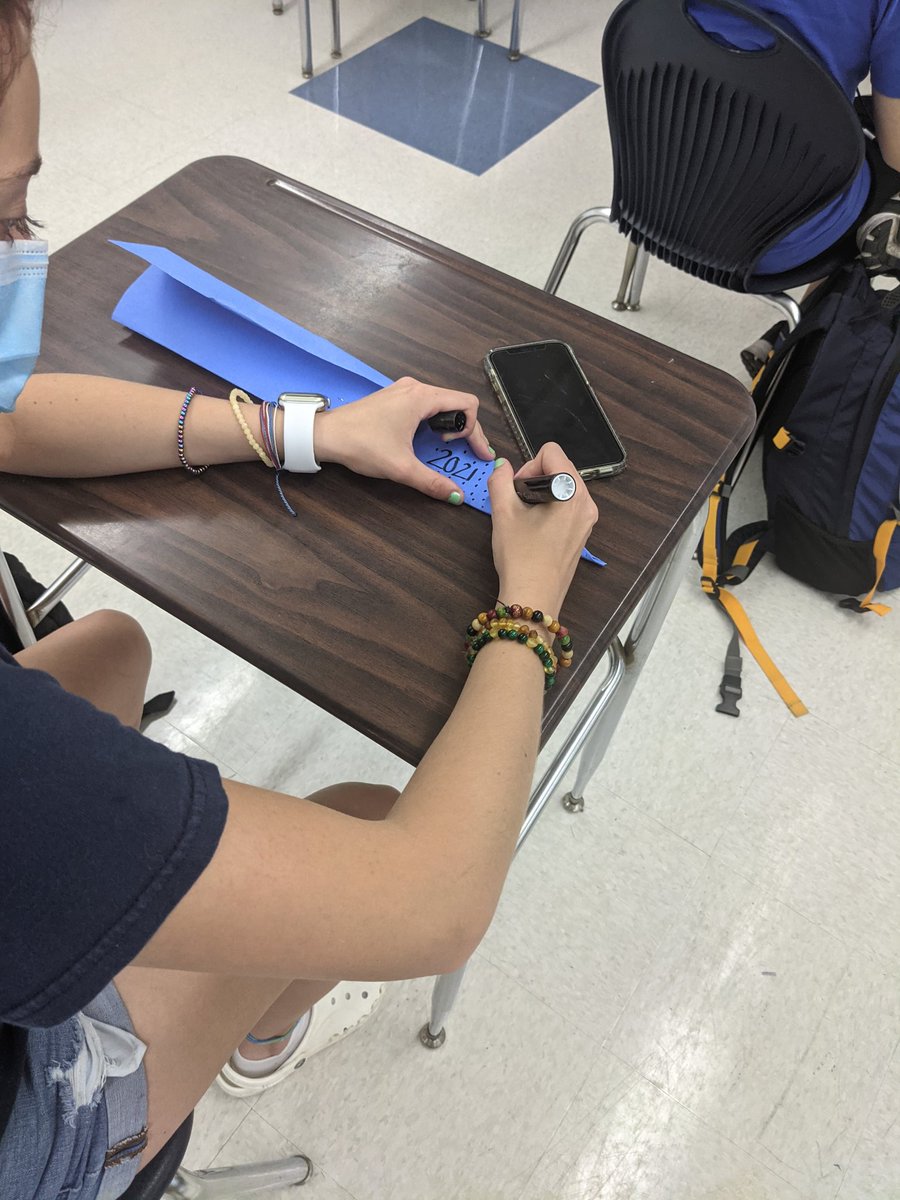 MrsPosch_MHS's tweet photo. We channeled our Katherine Johnson analytic geometry skills and our Mary Jackson engineering skills to celebrate #NationalPaperAirplaneDay today at the end of our #LightsCamerasCoreValues unit on Hidden Figures in #MHSLife ! https://t.co/XHAhbtDeTc