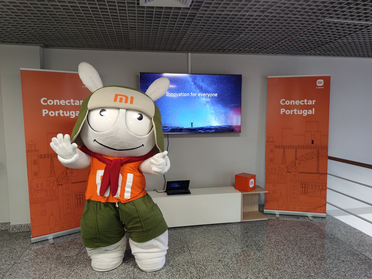 borja_xiaomi's tweet photo. #Xiaomi aterriza con fuerza en Portugal. Hoy hemos estado mostrando a los medios todos los productos disponibles en la Mi Store de Lisboa. Ha sido todo un placer. Muito obrigado! https://t.co/GKVT9EBwUt