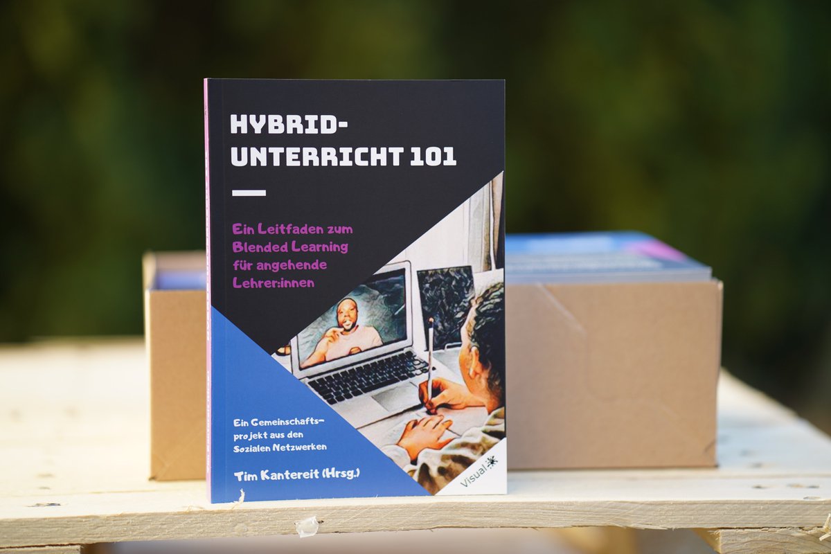 VisualInkPub's tweet photo. #HybridUnterricht101 feiert einjähriges Jubiläum 🎉
Vor gut einem Jahr hatte @Herr_Ka_Punkt die Idee ein Buch über hybriden Unterricht zu schreiben. Aber nicht alleine – sondern kollaborativ mit vielen weiteren Lehrer:innen.
Ein Thread 👇
#twlz #VisualBooks #HybridUnterricht https://t.co/LCnehONunB
