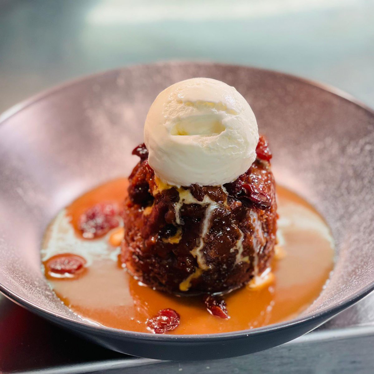 TheTalbotInnS75's tweet photo. We are open from 4pm........ And speed quiz night is finally here 🙌🏻
With a £300 pound jackpot to be won! 🎰
To make an evening of it why not book in for some food off our best of both menu. 🥰😋🍻
#rumandraisin #bestofbothmenu #booknow #openat4pm #speedquizisback https://t.co/QAOQN0v4uK