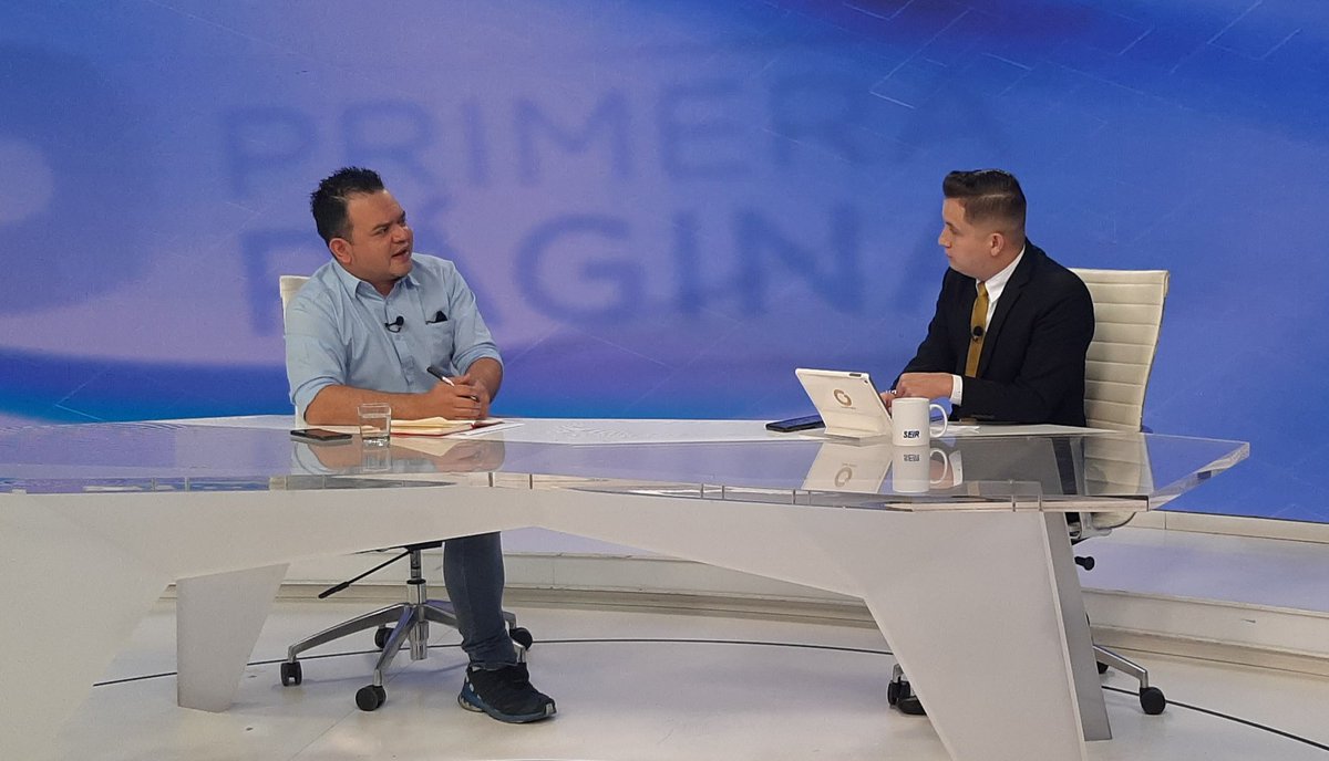 primerapagina's tweet photo. Ahora en @primerapagina @SeirContreras entrevista a @_CarlosMogollon diputado electo por el @PartidoPSUV circuito 4 de Caracas

Siguenos con la etiqueta #PrimeraPagina https://t.co/kfQkIVw1ZF