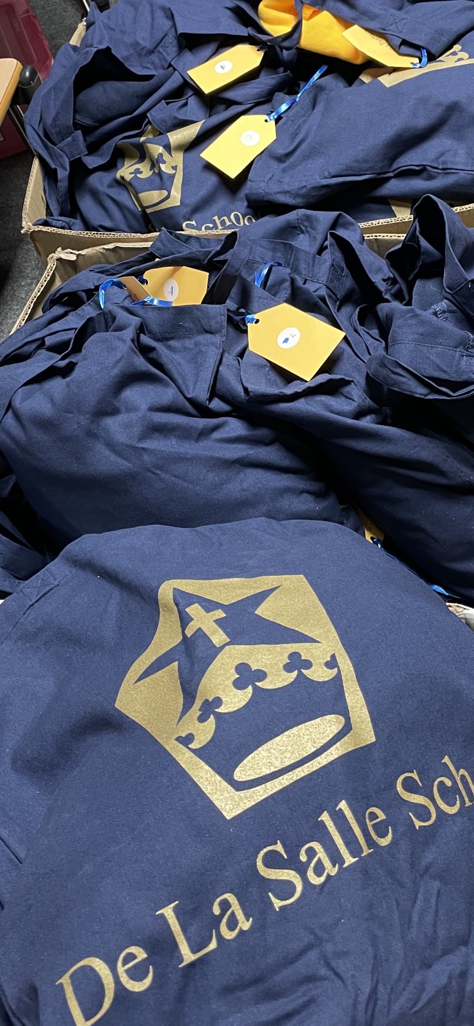 de-la-salle-school-basildon-on-twitter-year-11-leavers-hoodies-all