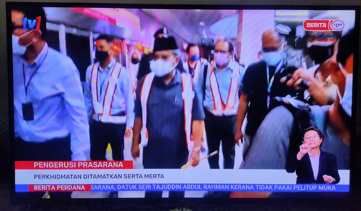 Adbkyrie's tweet photo. Allahu happy betul tengok berita ni. #TajuddinOut https://t.co/BLKVHm32WT