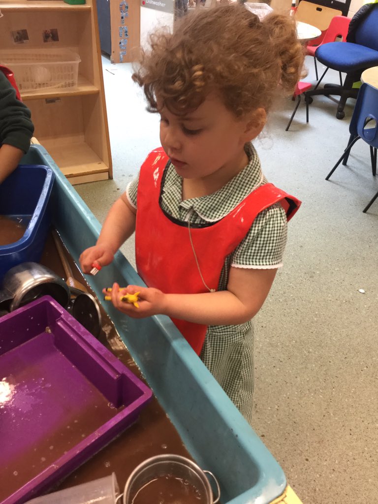 GatesNursery's tweet photo. Being farmers and making sure the animals are clean after they rolled around in the mud #earlyyearsinbolton #learningthroughplay #farmtopic https://t.co/HSGhGTGl2U