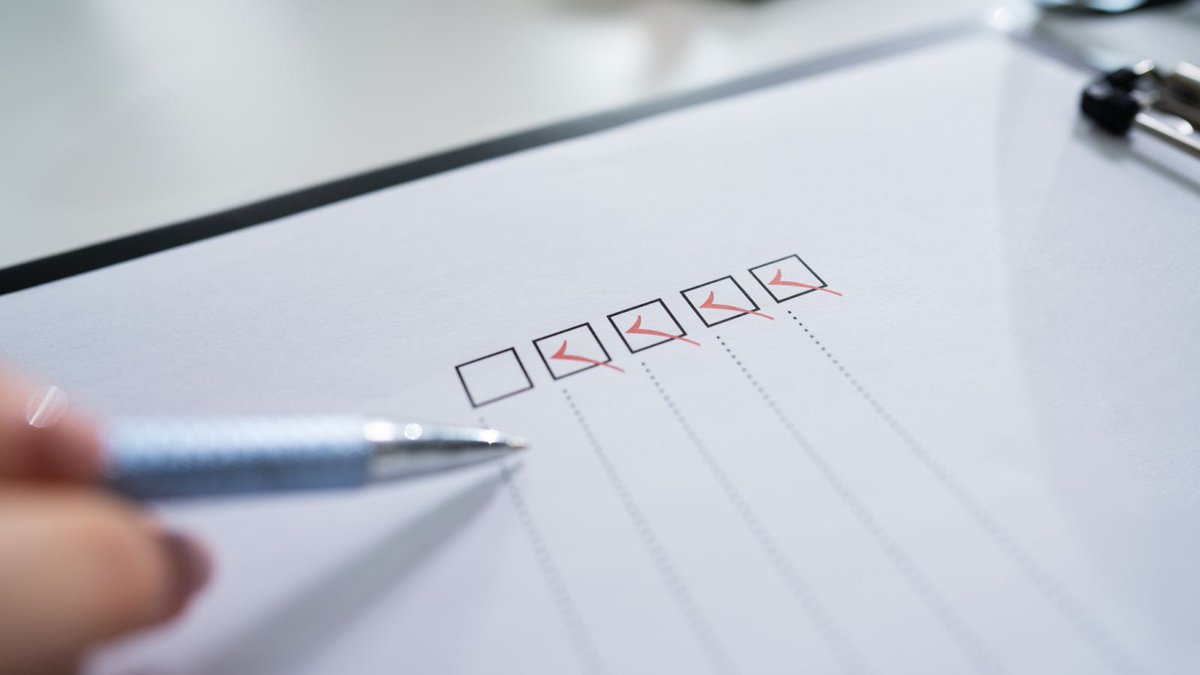 NACNS's tweet photo. Organizing my day! I create a checklist or a to-do list &amp; review my calendar for the day. 📅 I dedicate time for rounding in both the inpatient and outpatient BMT units. I log in to Voalte to help communicate with staff. #CNSTakeover #MSKNurses https://t.co/ZLADePtrmv