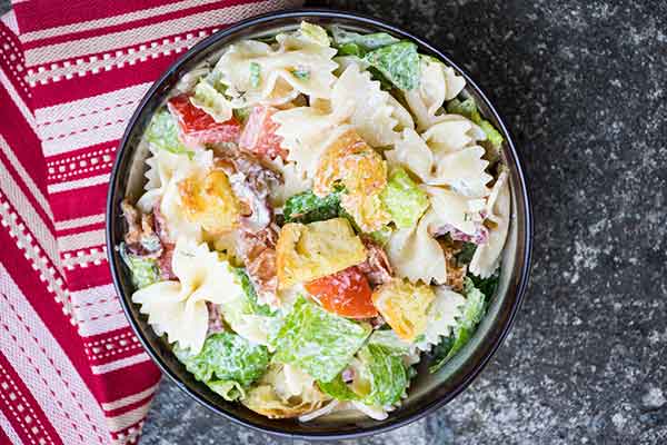 HoneybunchHunts's tweet photo. BLT Pasta Salad with Homemade Ranch Dressing - Honeybunch Hunts https://t.co/K3Xzp1ebLQ https://t.co/0B8c9Pj7g0
