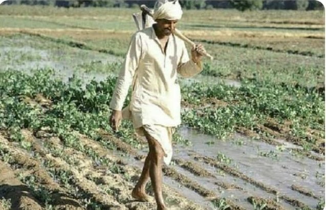 bhaiji1618's tweet photo. What do you think? He is in your company. And pushing people to Death. What about Agri Black Laws.
#Black_Day_Of_Farmers #cpi_with_farmers #MPwith_KisaanAndolan  #nationwideprotest #farmers_protest #Against_Privatization #किसान_मज़दूर_एकता_ज़िंदाबाद #निजीकरण_धोखाहै https://t.co/NmIaOVMgmy