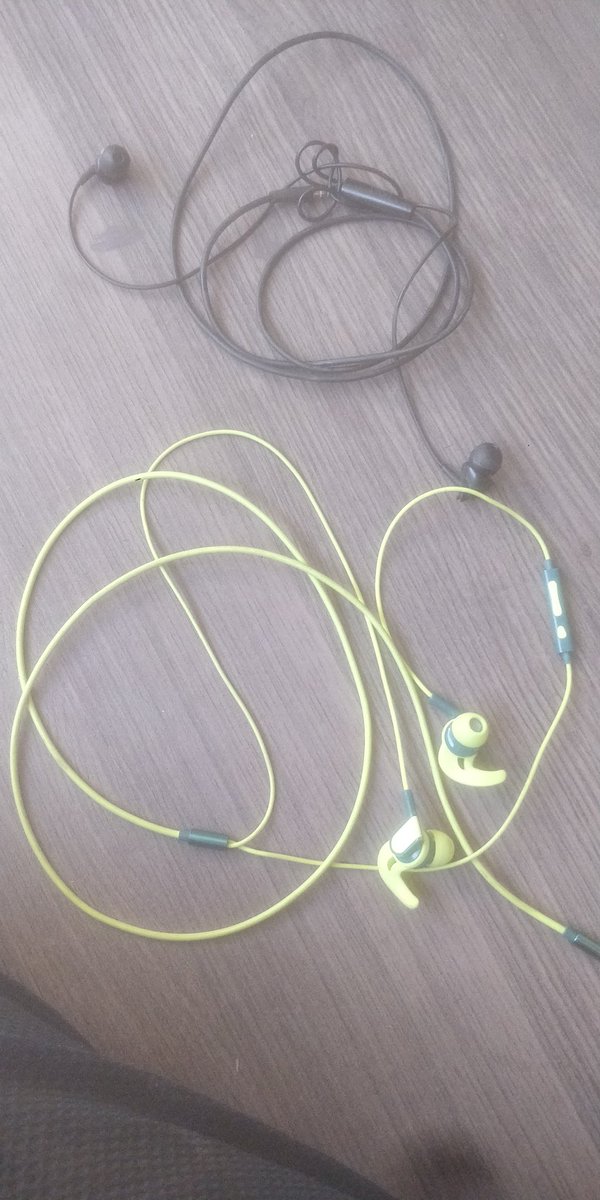 vibhavdwivedi's tweet photo. @RockWithboAt why sell poor stuff guys?  One bought in November 2020 got dead in April 2021

Second one bought on 25 April 2021 dead today.

Shameful products, wish your products to have live atleast as much this covid has. #PoorStuff #JustName https://t.co/npG1XJBOvq