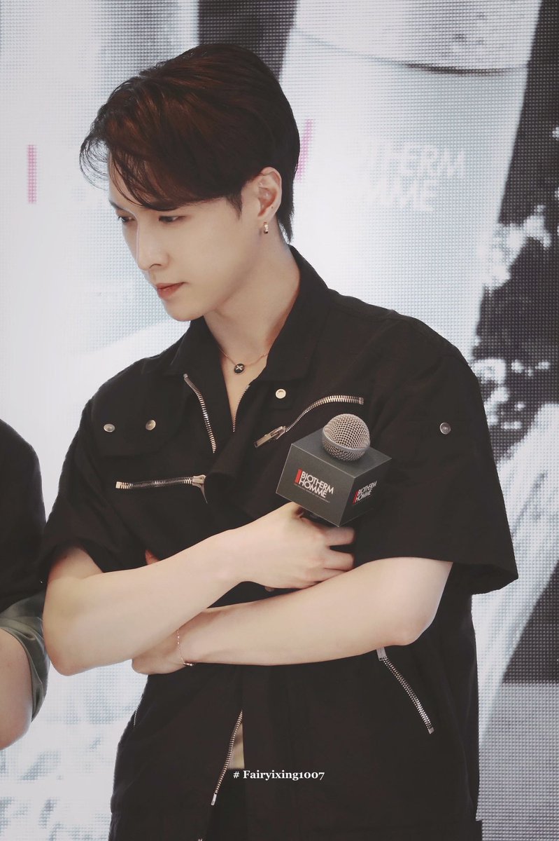 FAIRYIXING1007's tweet photo. 210526

@layzhang 
#LAY #LayZhang https://t.co/X47LBXTI3F