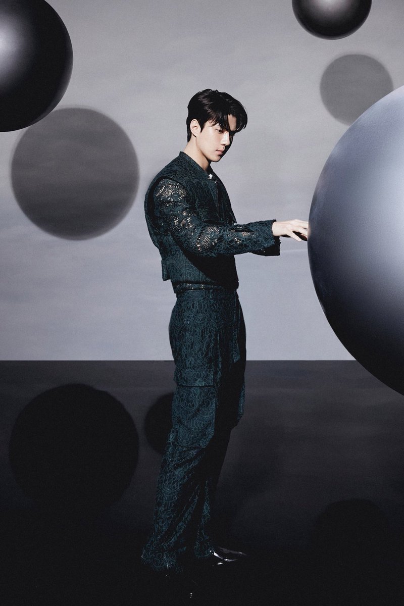 eternal_412's tweet photo. 세훈 LG 시그니처 라인 광고 함 찍자 https://t.co/5zDKlsNVWQ