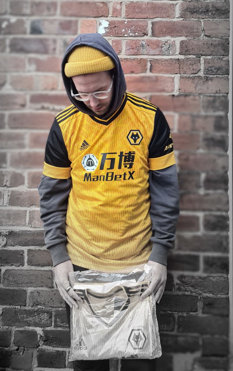 WinksFootball's tweet photo. GIVEAWAY 🚨
The kind people @ Wolves have sent me by mistake two lucky dips! So today I have recieved another home shirt! I don't need two so let's GIVE this one away 🧡  RETWEET this to be in with a chance &amp; on Friday 8pm I will announce the winner. 
Good luck everyone. #BeKind https://t.co/cX2pV3Sow6