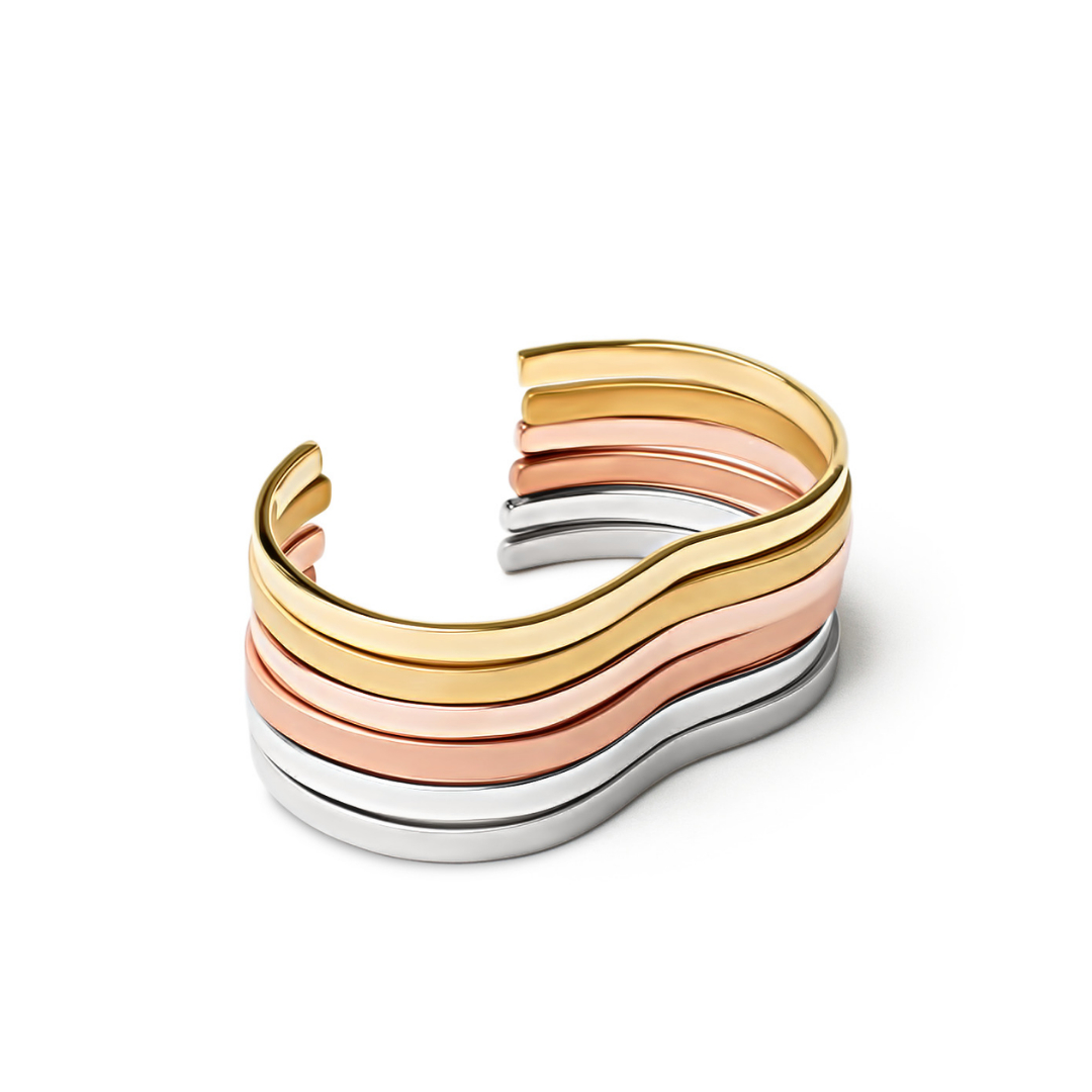 Stacked Berceau open cuffs · simple bands of gold, undulating soft curves and sculptural forms

#berceau #almasika  #goldjewelry #18kgold #finejewelry #finejewellery #goldcuffs #jewelrydesign #sculpturalforms #lovegold #finejewelry