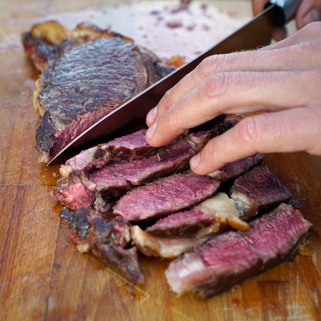 ¿Cómo  es el color de esta carne troceada crujiente por fuera y sabrosa por dentro?  Irresistible ¿verdad? Pues no podéis imaginar cómo es el sabor🤗

Sólo hay una forma de resolver tus dudas, entra en nuestra web y mira todas las posibilidades que tienes de la granja a tu mesa.