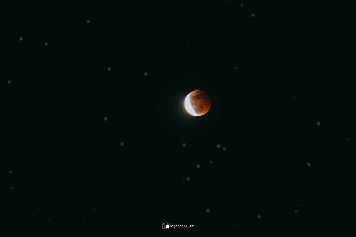 My not so perfect Lunar Eclipse 

#LunarEclipse2021 
📷canon7D|efs18-200mm