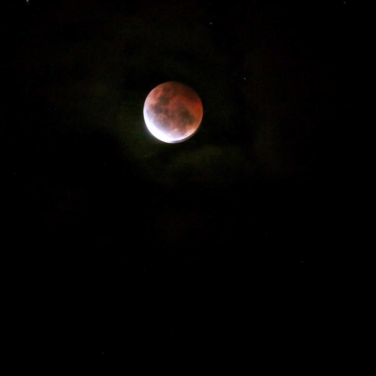 Bunbajee's tweet photo. Thanks to Ancestors & earthly-heavenly creator beings for parting the clouds a bit to share some of the #BloodMoon special. 🩸🌚💯#bloodmoon2021. #Aboriginal #Lardil on #Warlpiri #Nguru #canonphotography https://t.co/jYBNplUDZL