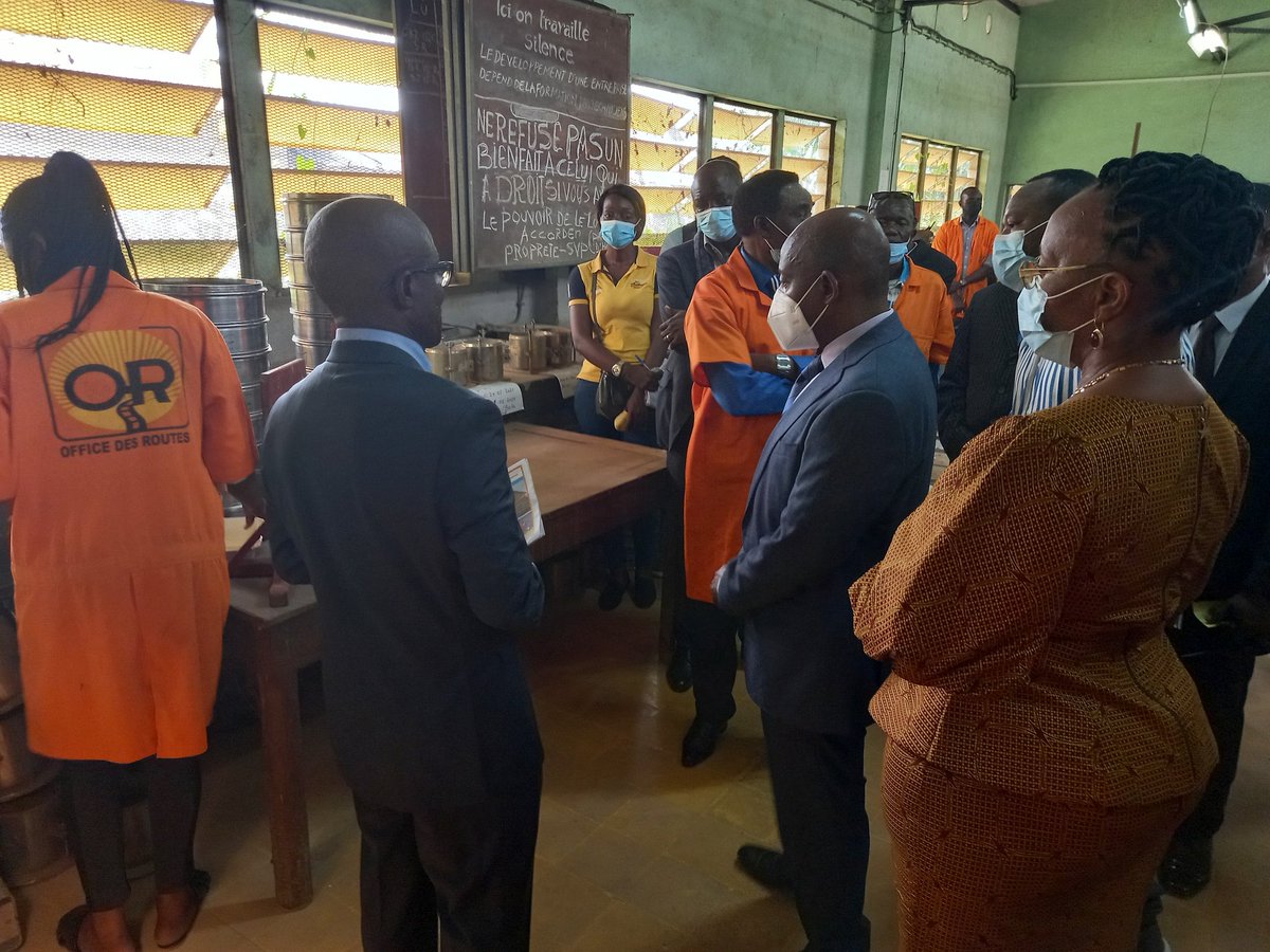 ZPyramide's tweet image. Reçu par Madame la #PCA de l´OR, le DG de l´OR à fait visité au Min_ITPR le Laboratoire Nationale des Travaux Publics  #LNTP. @Presidence_RDC @PrimatureRDC @MinITP_RDC @TopCongo @CMbosoNkodia