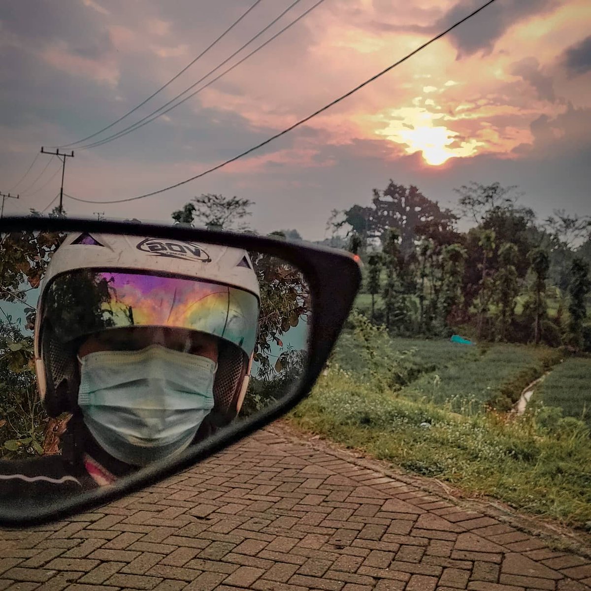 cuyexs's tweet photo. Nyoreh di lereng lawu
Hirup segarnya udara sore
Segarkan mata memandang keindahan alam https://t.co/j1peGjcvuN