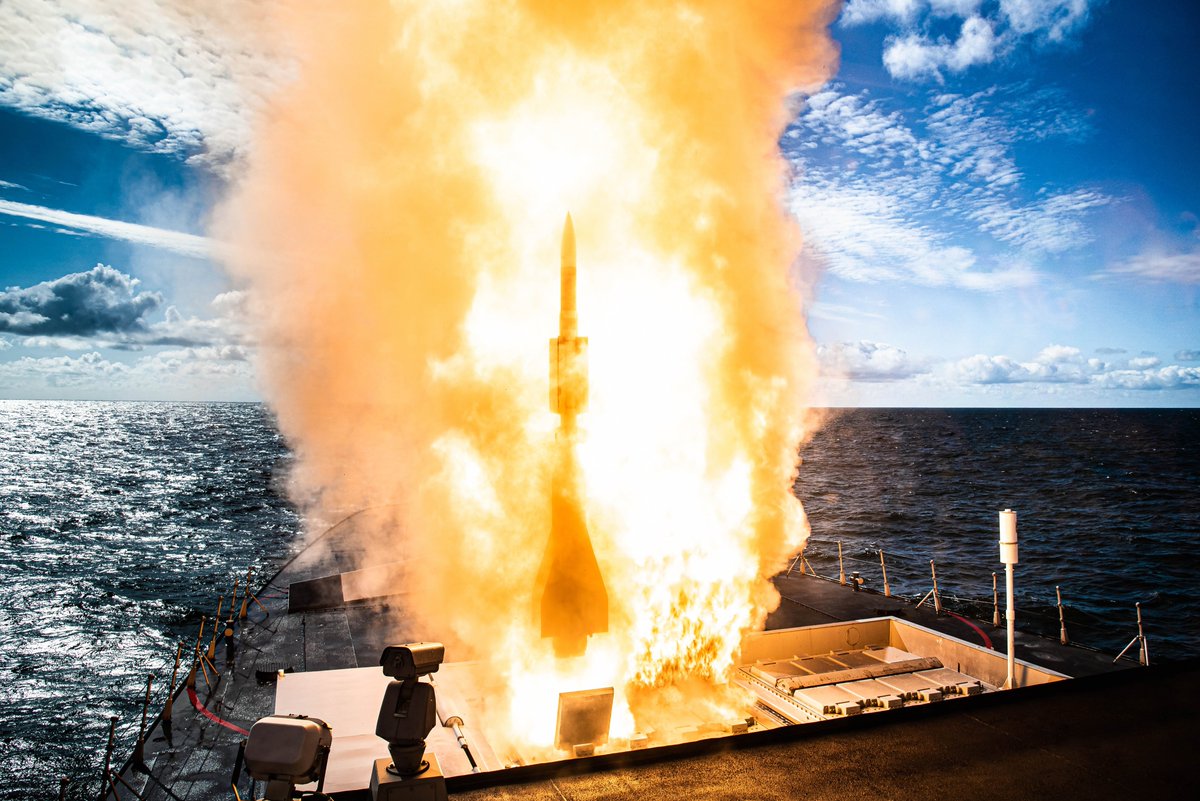 ItalianNavy's tweet image. 3…2…1…lancio! 
#naveMarceglia in Oceano Atlantico in attività di lancio di missile ASTER 30. 
Le capacità antimissile della #MarinaMilitare si integrano con quelle delle marine alleate nell’esercitazione #AtSeaDemo – #FormidableShield 2021.
#NATO #WeAreNATO #StrongerTogether