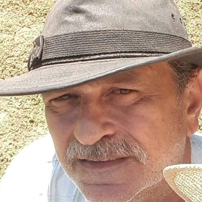 Piquincho1's tweet photo. FORMOSA - URGENTE!
Ayer fueron detenidos la periodista Gabriela Neme y el comprometido ingeniero Gustavo Senn.
Gabriela pudo regresar a su casa de madrugada, pero de Senn no se sabe nada.
Necesitamos viralizar esto para que el gobierno de Formosa dé la cara y se responsabilice
RT https://t.co/nLJUNUYoGV