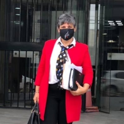 Piquincho1's tweet photo. FORMOSA - URGENTE!
Ayer fueron detenidos la periodista Gabriela Neme y el comprometido ingeniero Gustavo Senn.
Gabriela pudo regresar a su casa de madrugada, pero de Senn no se sabe nada.
Necesitamos viralizar esto para que el gobierno de Formosa dé la cara y se responsabilice
RT https://t.co/nLJUNUYoGV